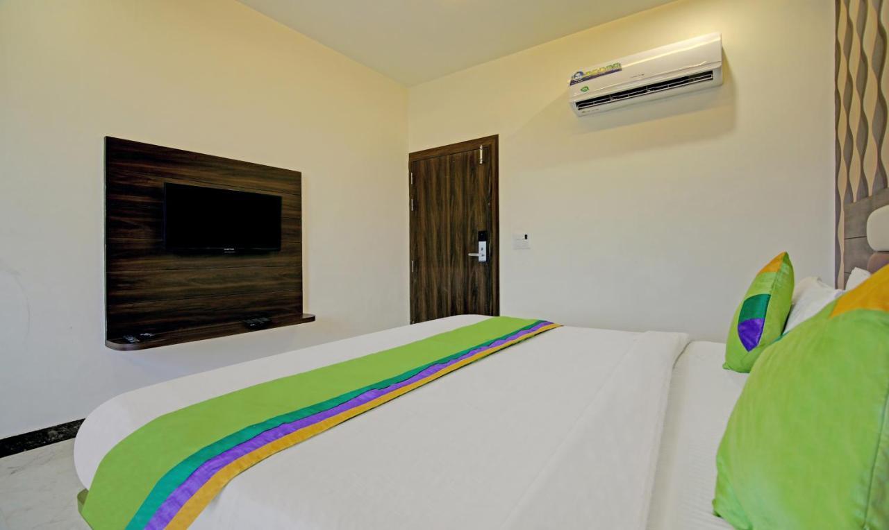 Treebo S G Grand Hotell Agra  Eksteriør bilde